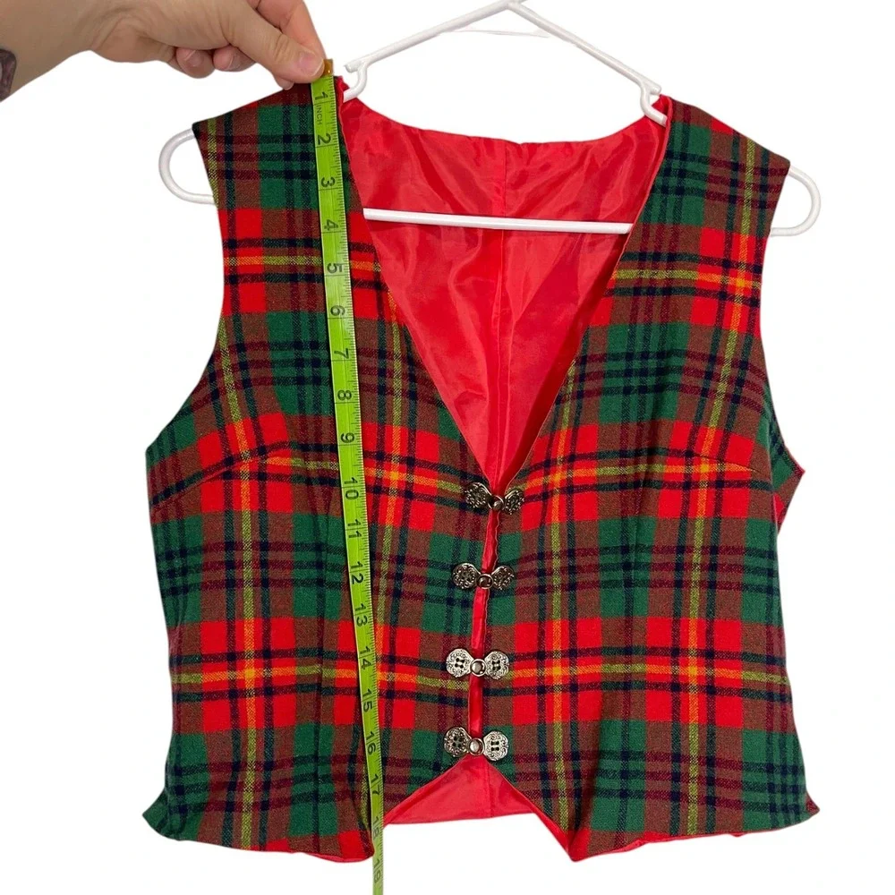 Handmade Medium Red Green Tartan Plaid Vest Metal Clasp Holiday Preppy Festive‎